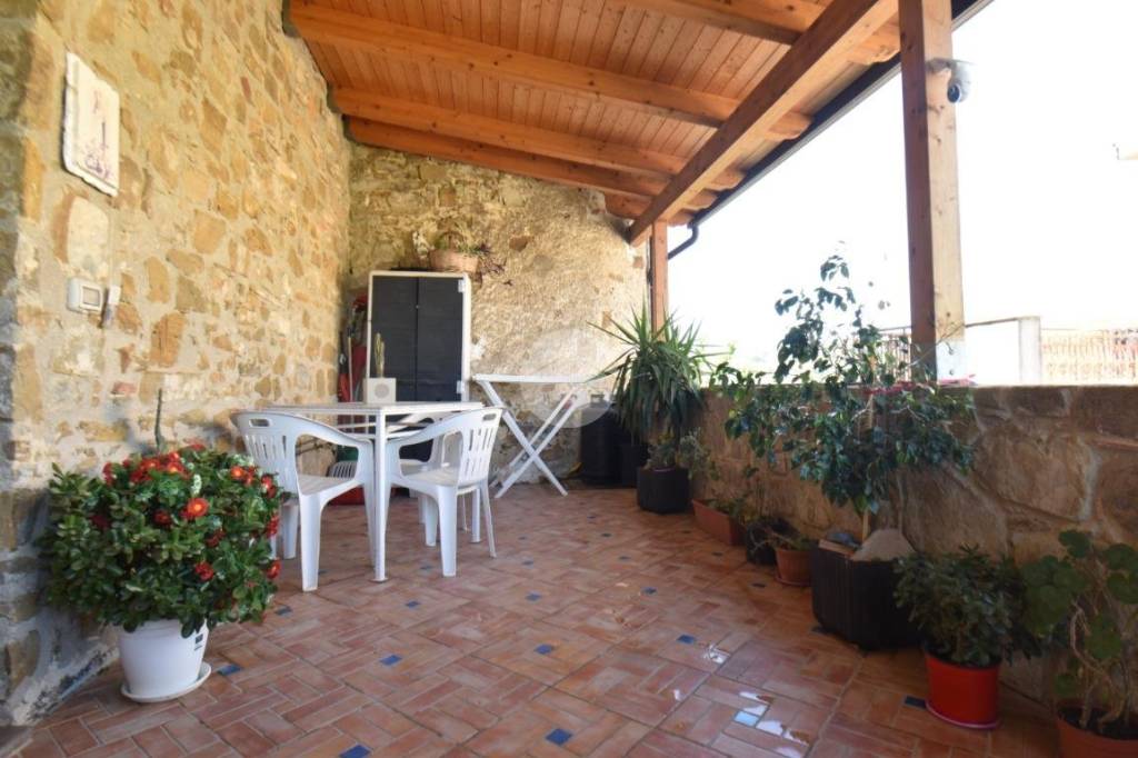appartamento in vendita a Laureana Cilento