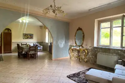 casa indipendente in vendita a Laureana Cilento