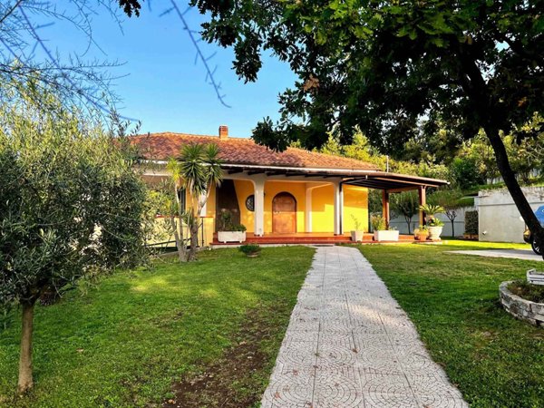 appartamento in vendita a Laureana Cilento