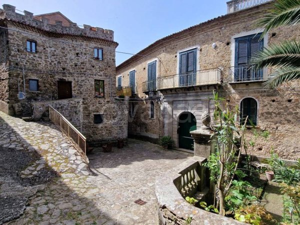 appartamento in vendita a Lustra in zona Rocca Cilento