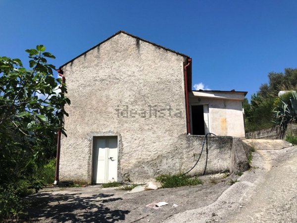 quadrivano in vendita a Lustra in zona Selva
