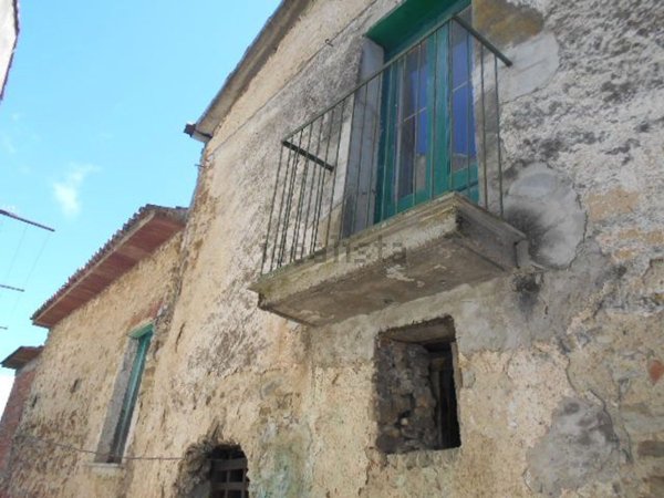 appartamento in vendita a Lustra