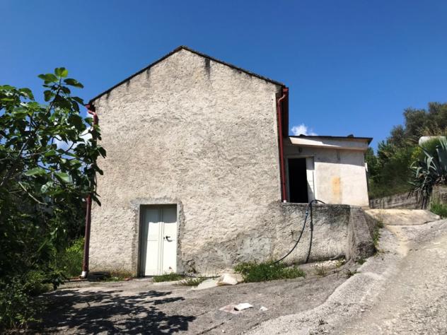 casa indipendente in vendita a Lustra in zona Selva