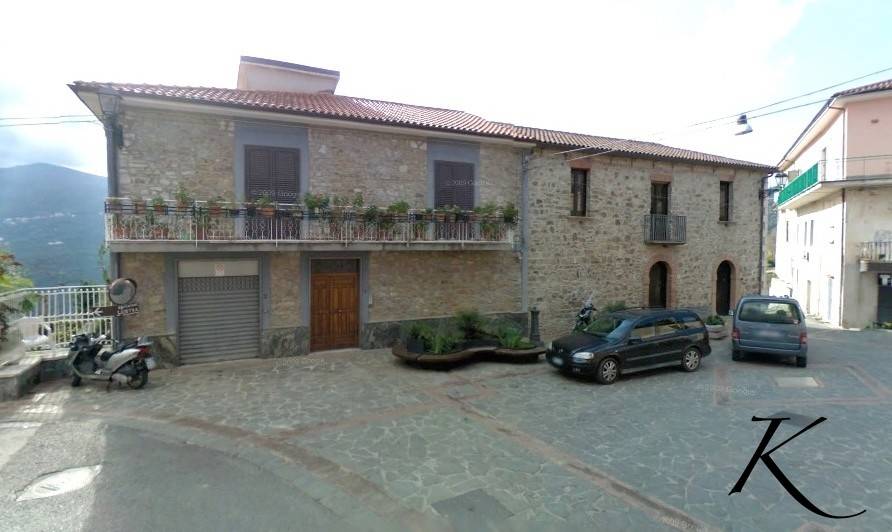 appartamento in vendita a Lustra