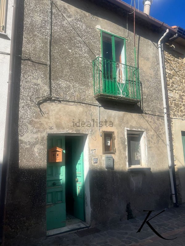 appartamento in vendita a Lustra