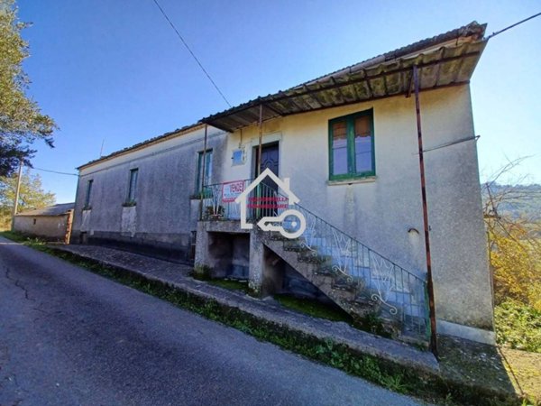 appartamento in vendita a Lustra in zona Monacelli