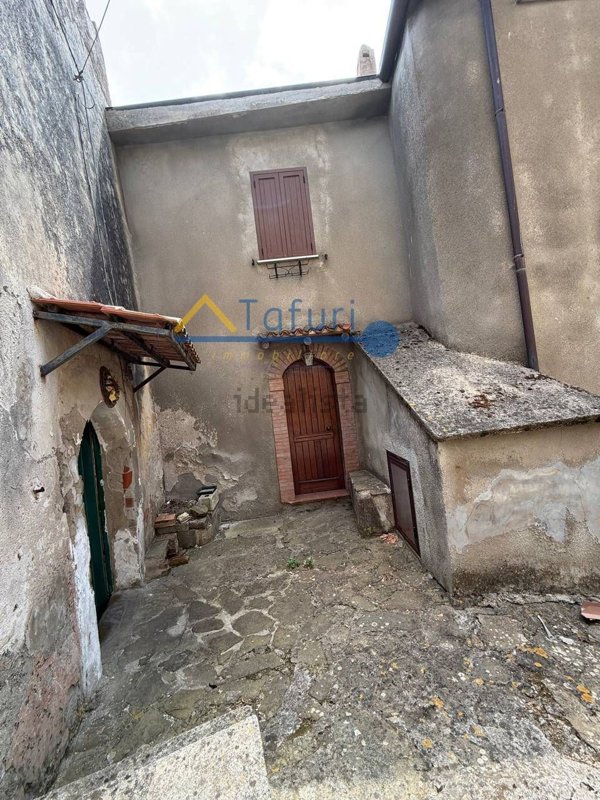 appartamento in vendita a Lustra in zona Rocca Cilento