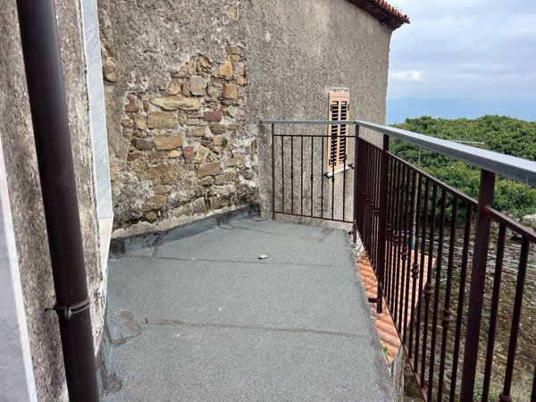 appartamento in vendita a Lustra in zona Rocca Cilento