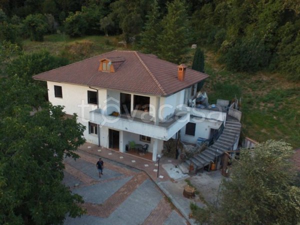 casa indipendente in vendita a Magliano Vetere