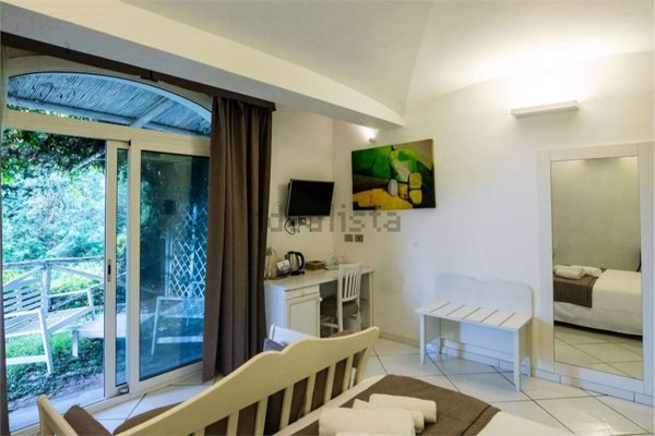 esavano in vendita a Maiori