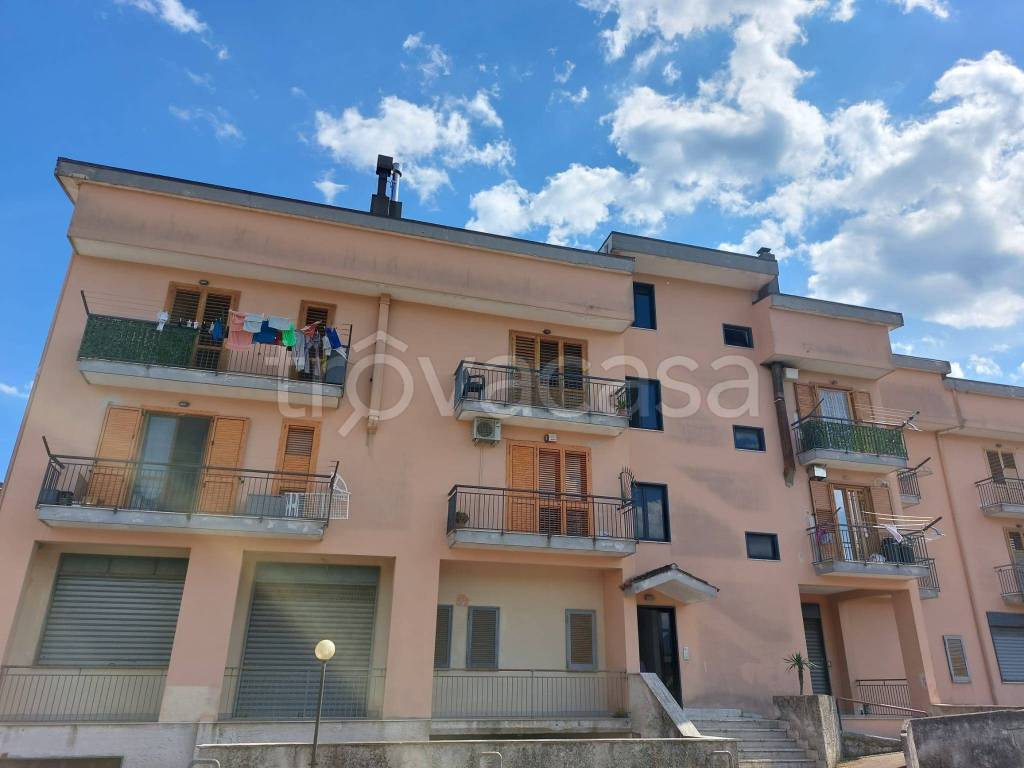 appartamento in vendita a Mercato San Severino in zona Oscato