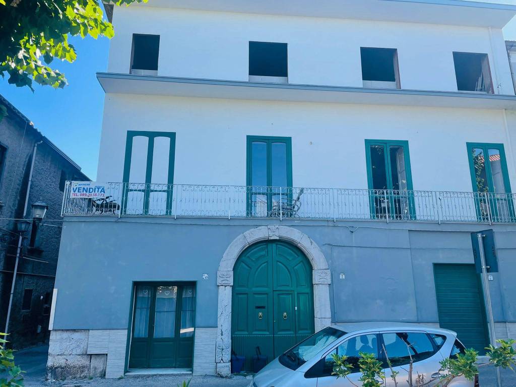 casa indipendente in vendita a Mercato San Severino in zona Piazza del Galdo