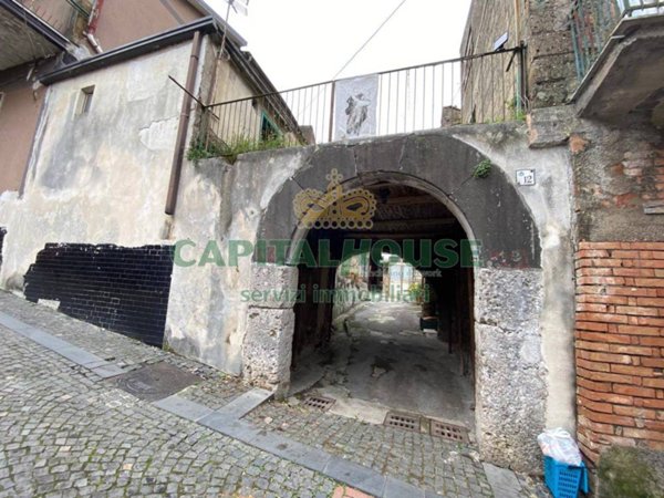 appartamento in vendita a Mercato San Severino in zona Pandola