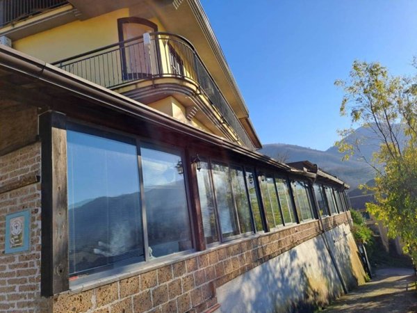 intera palazzina in vendita a Mercato San Severino in zona Monticelli