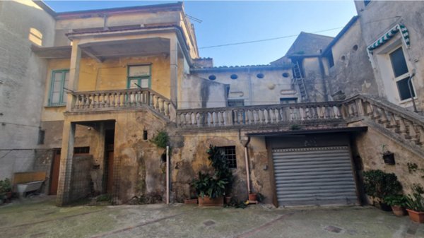 casa indipendente in vendita a Mercato San Severino in zona Piazza del Galdo