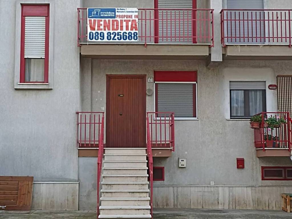 appartamento in vendita a Mercato San Severino in zona Piazza del Galdo