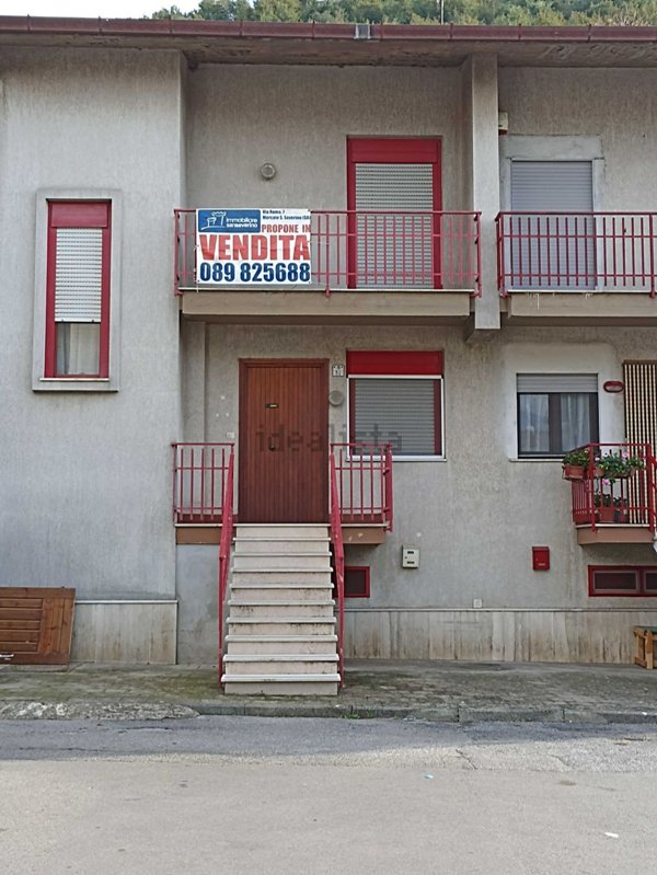 appartamento in vendita a Mercato San Severino in zona Piazza del Galdo