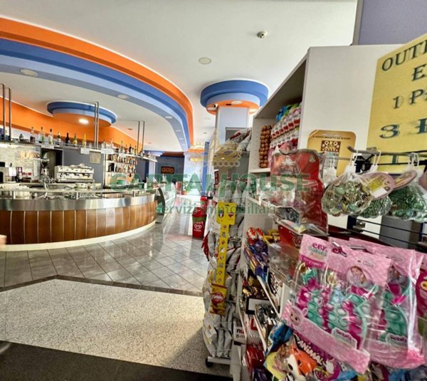 negozio in vendita a Mercato San Severino in zona San Vincenzo