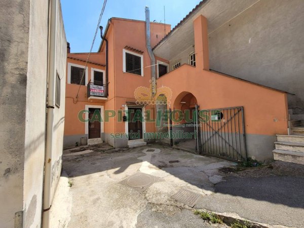 casa indipendente in vendita a Mercato San Severino in zona Carifi/Torello