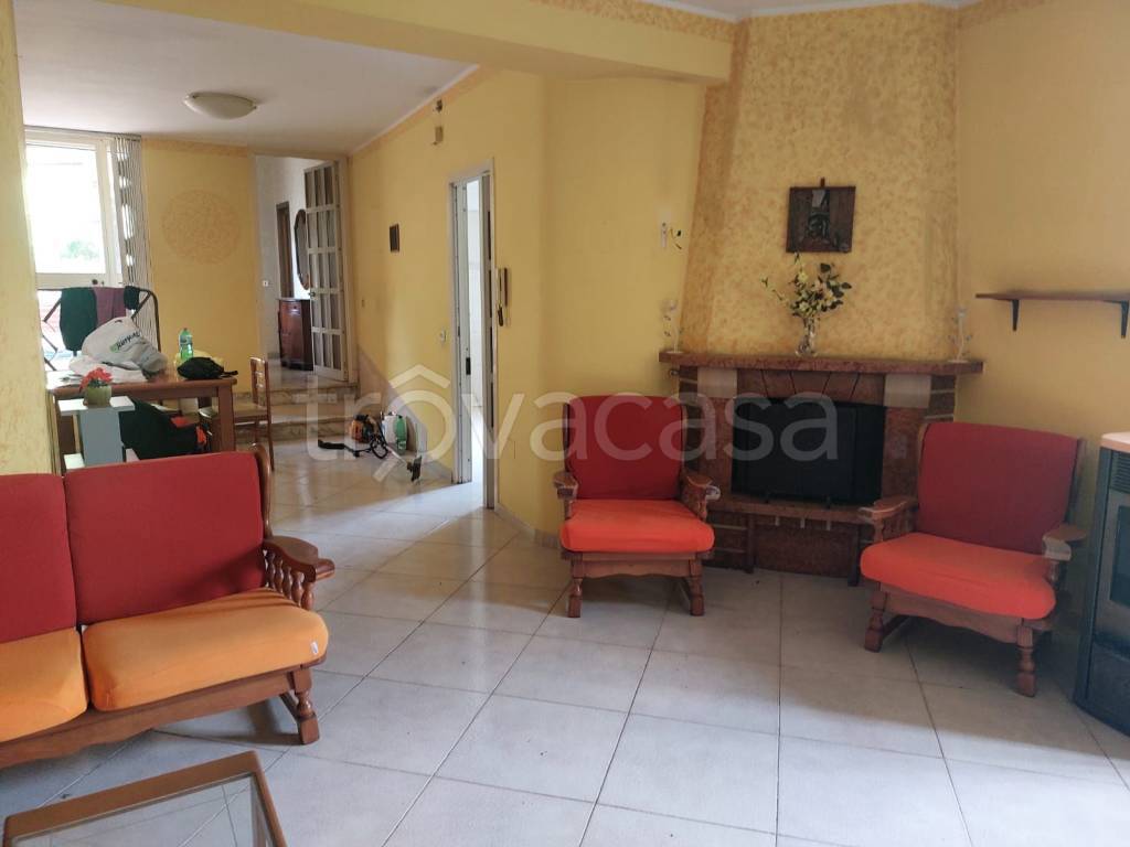 casa indipendente in vendita a Mercato San Severino in zona Pandola