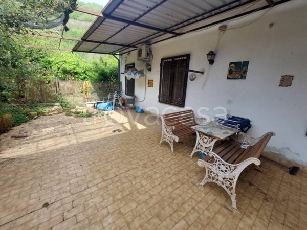 casa indipendente in vendita a Mercato San Severino in zona Pandola