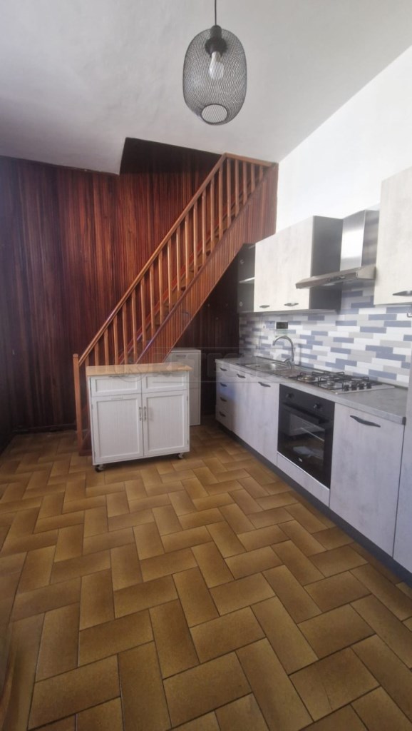 casa indipendente in vendita a Mercato San Severino in zona Sant'Eustachio