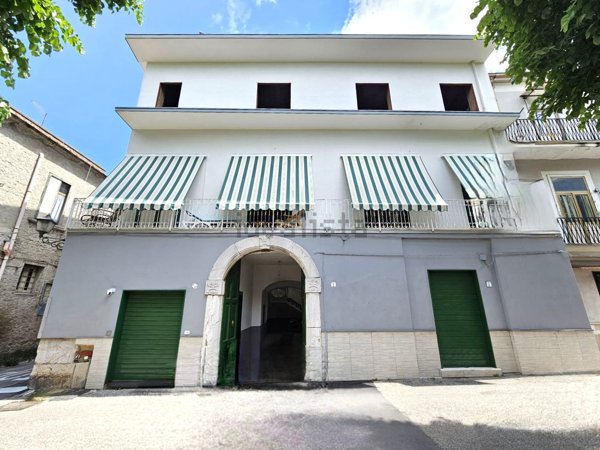 appartamento in vendita a Mercato San Severino in zona Sant'Eustachio