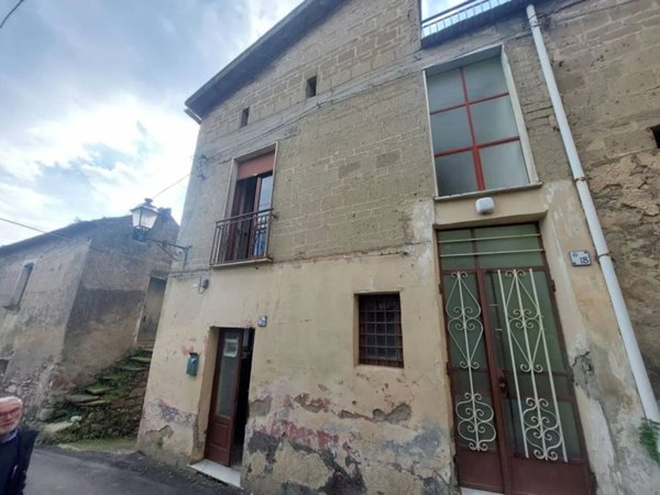 casa indipendente in vendita a Mercato San Severino in zona Ciorani