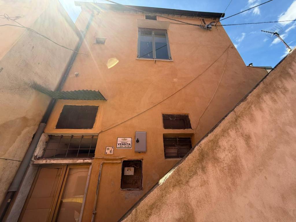 casa indipendente in vendita a Mercato San Severino in zona Pandola