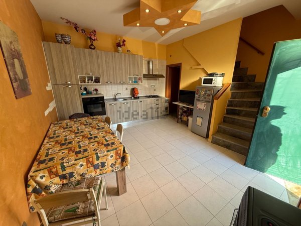 appartamento in vendita a Mercato San Severino in zona Piazza del Galdo