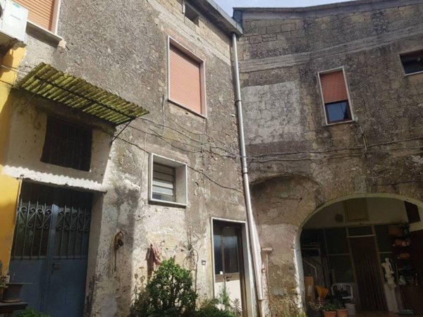 appartamento in vendita a Mercato San Severino in zona Oscato