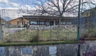 ufficio in vendita a Mercato San Severino in zona Oscato