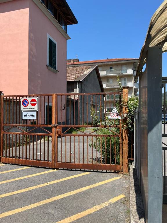 locale commerciale in vendita a Mercato San Severino