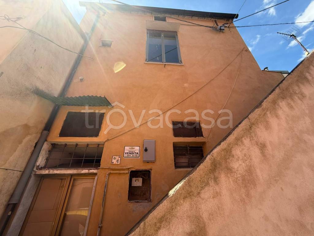 casa indipendente in vendita a Mercato San Severino in zona Pandola