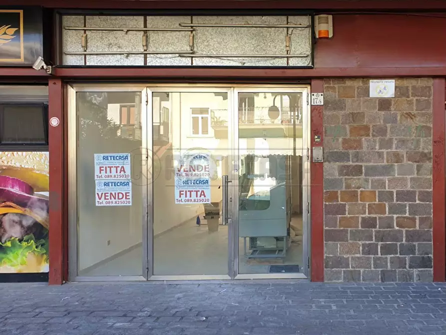locale commerciale in vendita a Mercato San Severino in zona Curteri