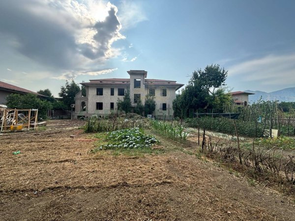 casa indipendente in vendita a Mercato San Severino