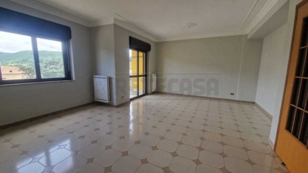 appartamento in vendita a Mercato San Severino in zona Sant'Angelo