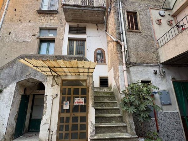 casa indipendente in vendita a Mercato San Severino