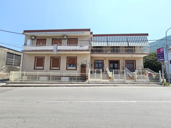 appartamento in vendita a Mercato San Severino in zona Sant'Eustachio