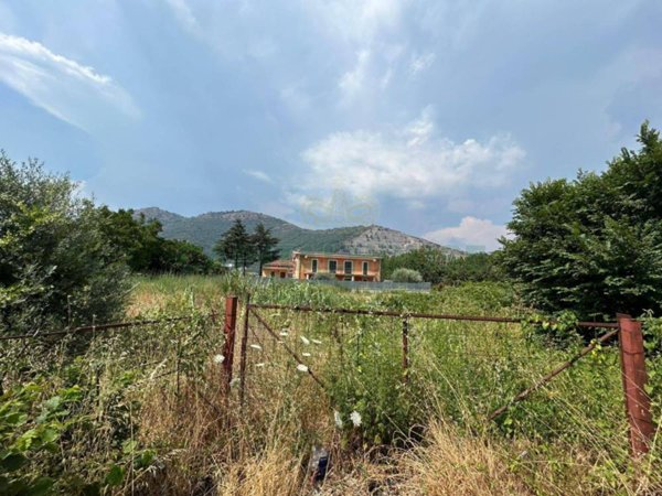 terreno edificabile in vendita a Mercato San Severino