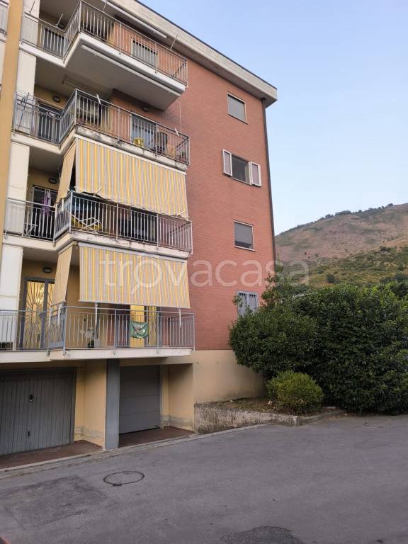 appartamento in vendita a Mercato San Severino in zona Sant'Eustachio