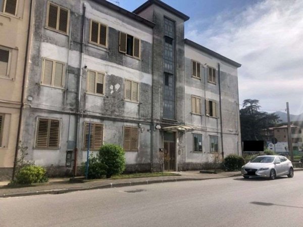 appartamento in vendita a Mercato San Severino in zona Curteri