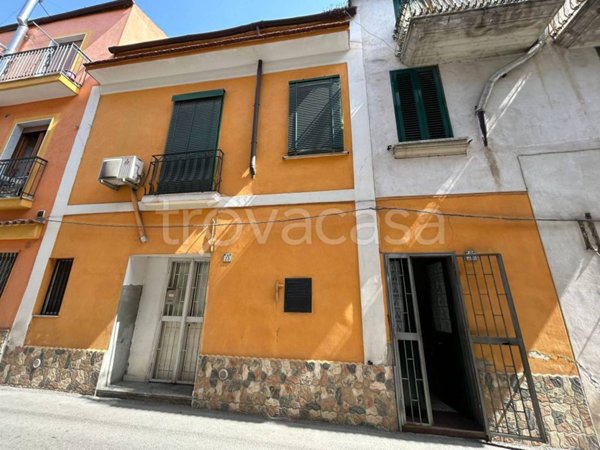 casa semindipendente in vendita a Mercato San Severino in zona Sant'Eustachio