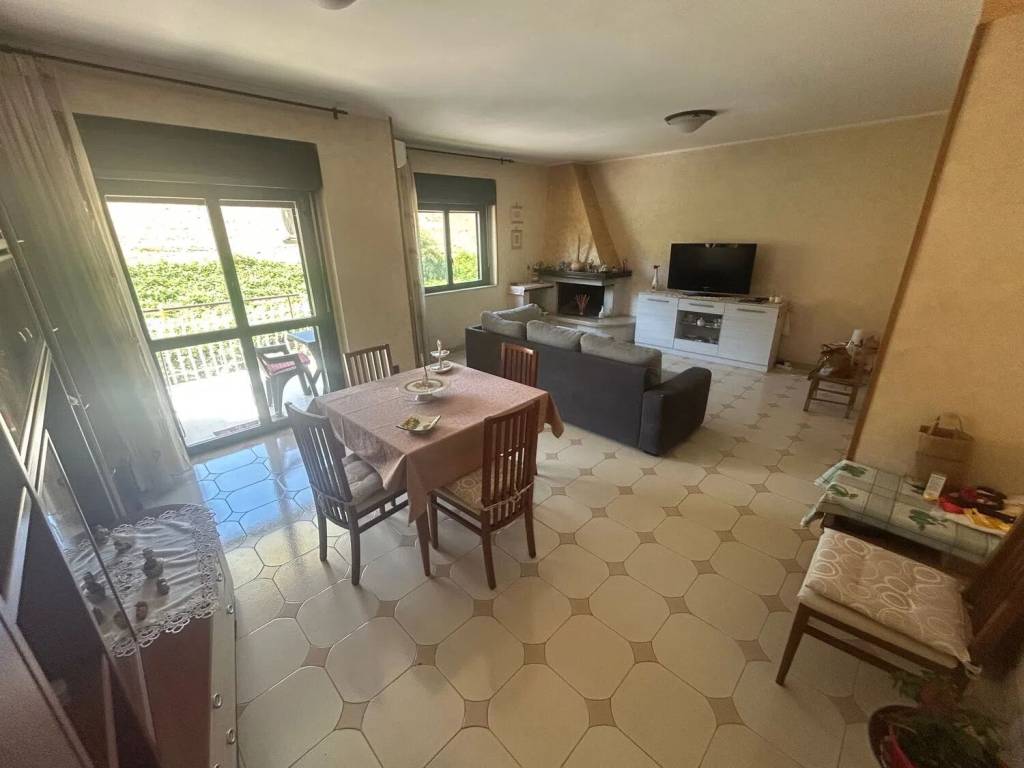 appartamento in vendita a Mercato San Severino in zona Sant'Angelo