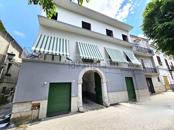 appartamento in vendita a Mercato San Severino in zona Sant'Eustachio