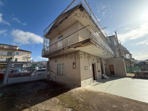 casa indipendente in vendita a Mercato San Severino