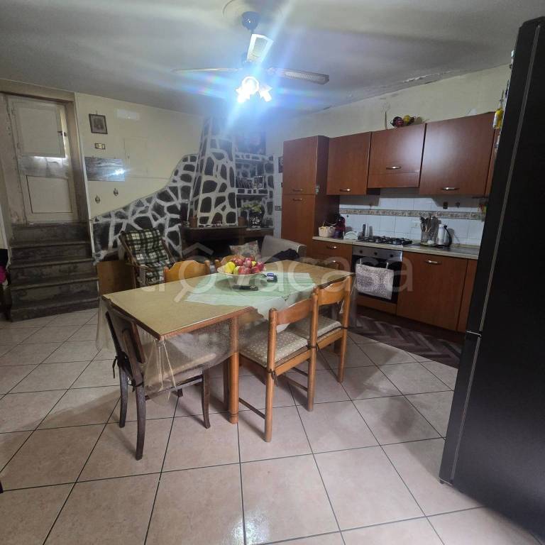 appartamento in vendita a Mercato San Severino in zona Pandola