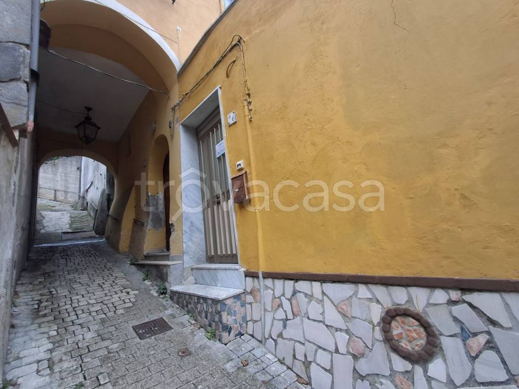 casa indipendente in vendita a Mercato San Severino in zona Ciorani