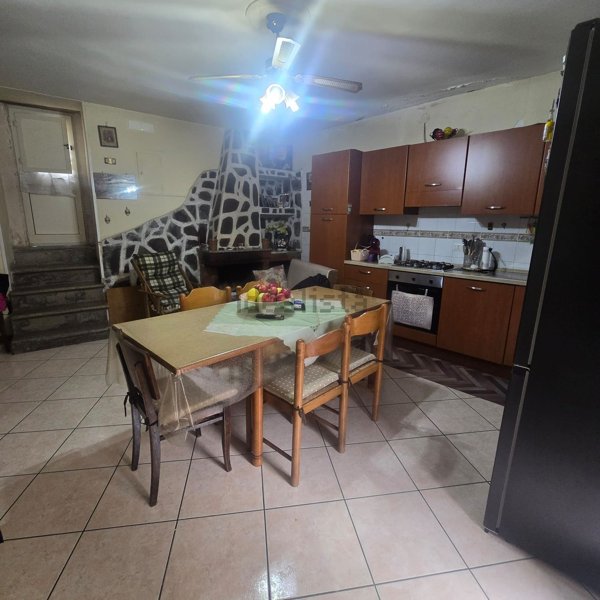 appartamento in vendita a Mercato San Severino in zona Pandola