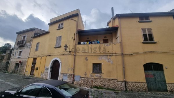 casa indipendente in vendita a Mercato San Severino in zona Oscato